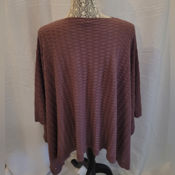 Lululemon Retails Divinity Poncho Woven, Color Spanish Oak Sz OS - Picture 5 of 11